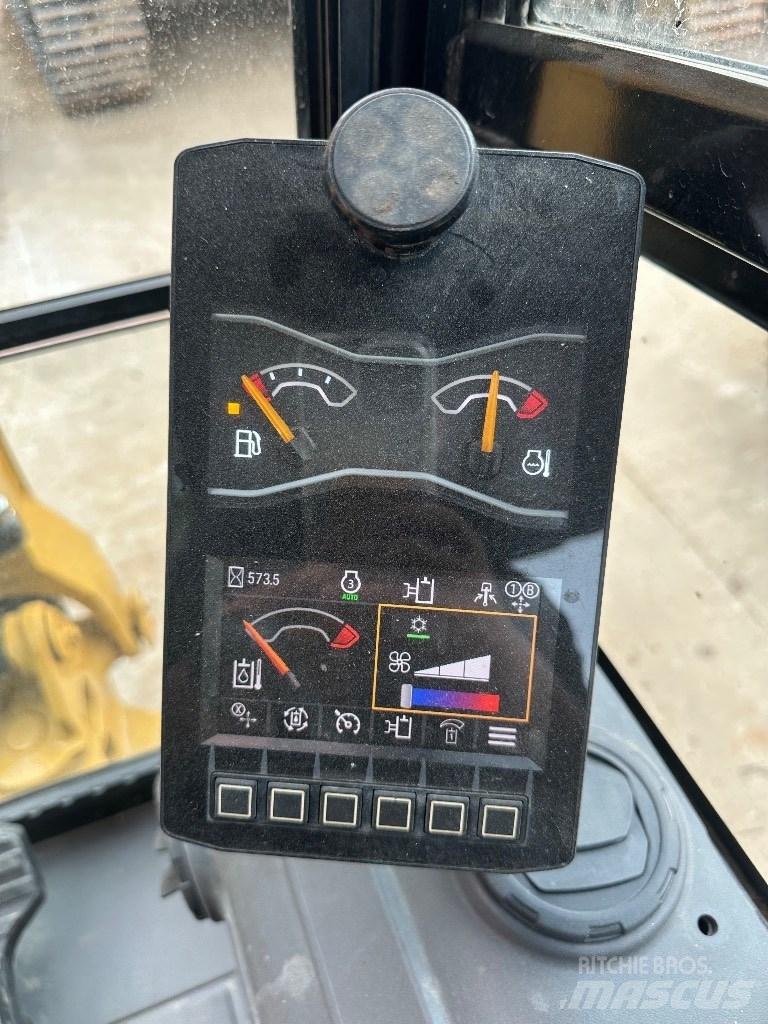 CAT 302 Mini Excavators <7t (Mini Diggers)
