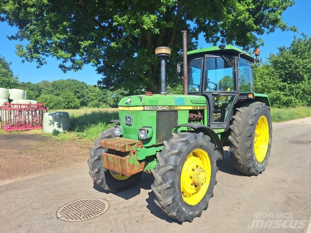 John Deere 3040 Tractors