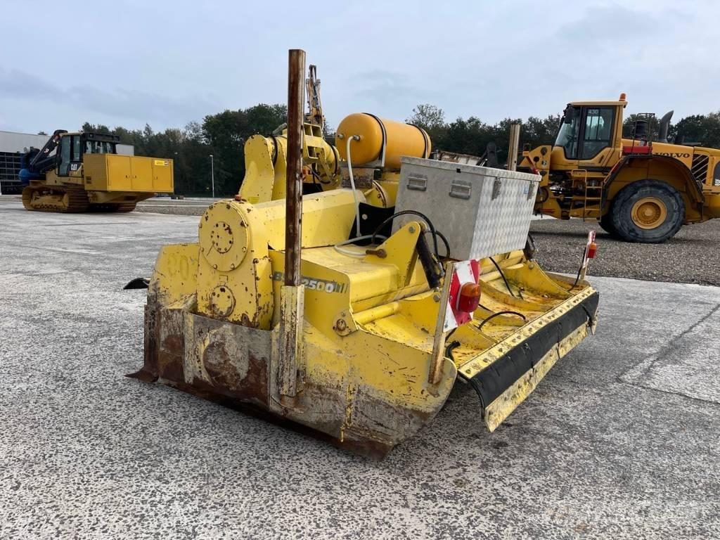 Bomag BSF 2500 Asphalt Recycling Equipment