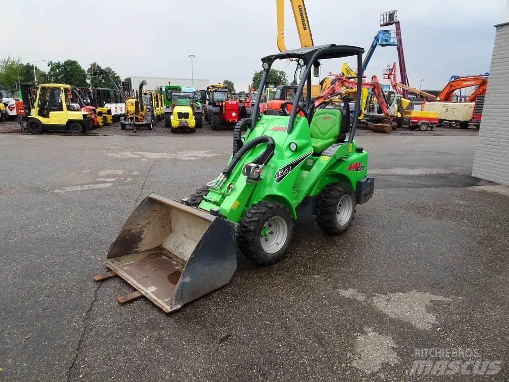 Avant 423 Mini Loader