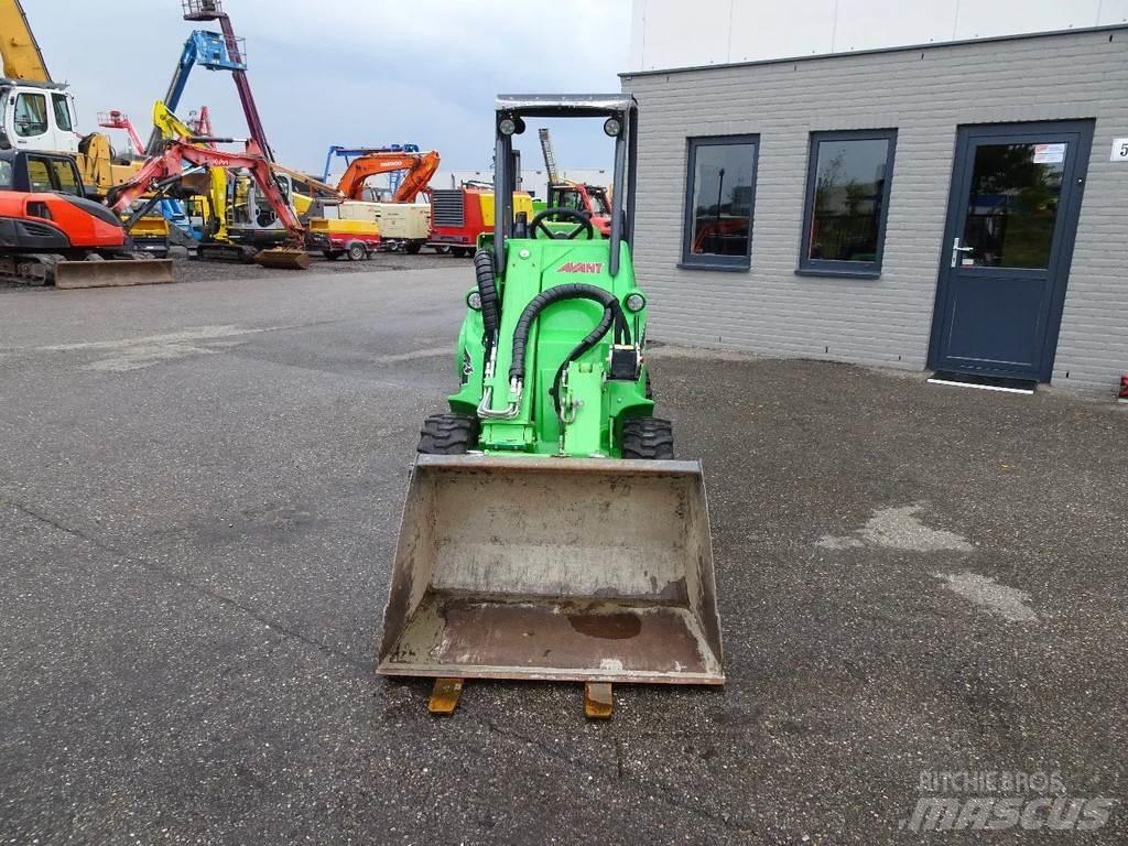 Avant 423 Mini Loader