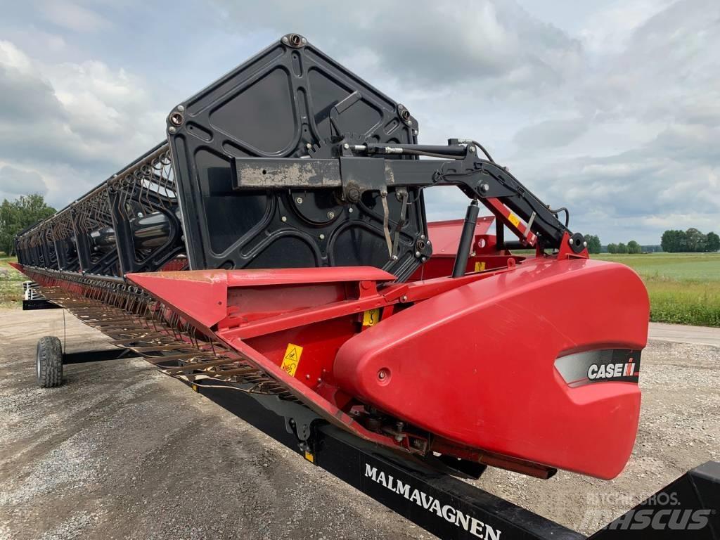 Case IH 3050 Harvester Headers