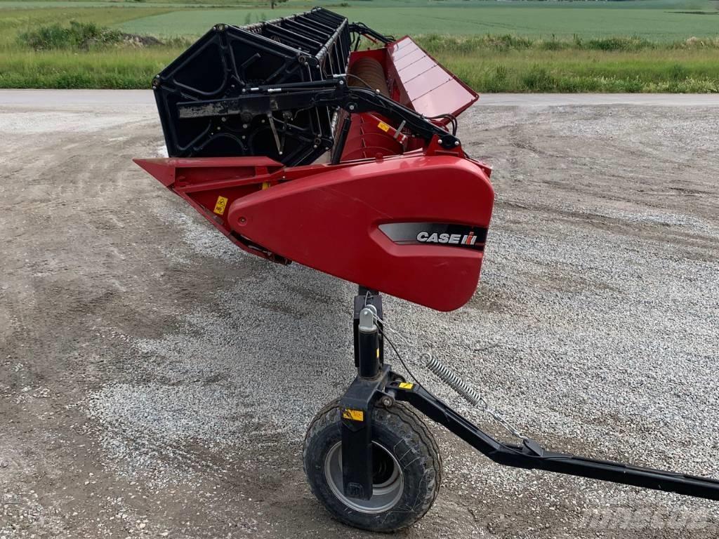 Case IH 3050 Harvester Headers