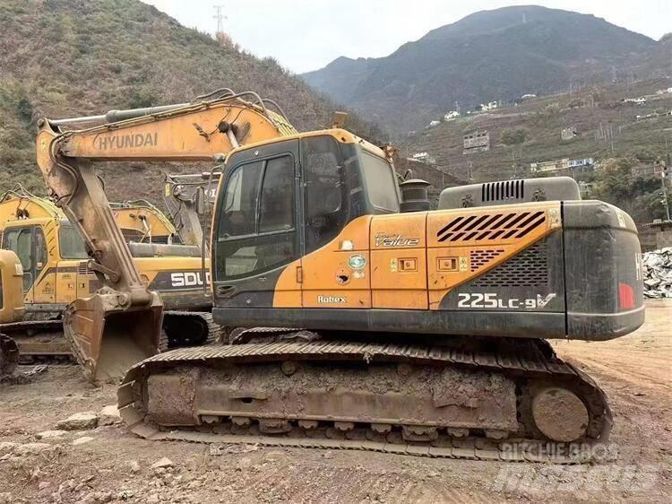 Hyundai R215VS Wheeled Excavators