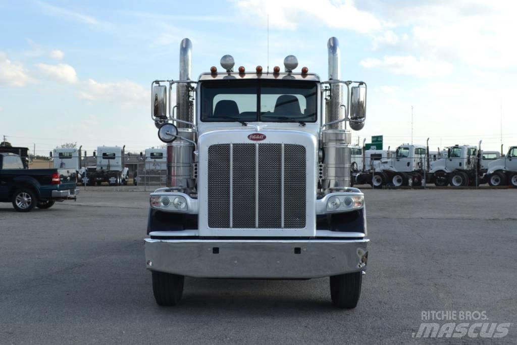 Peterbilt 389 Conventional Trucks / Tractor Trucks