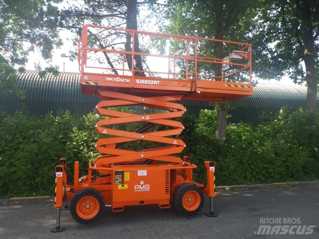 SkyJack SJ6832RT Scissor Lifts
