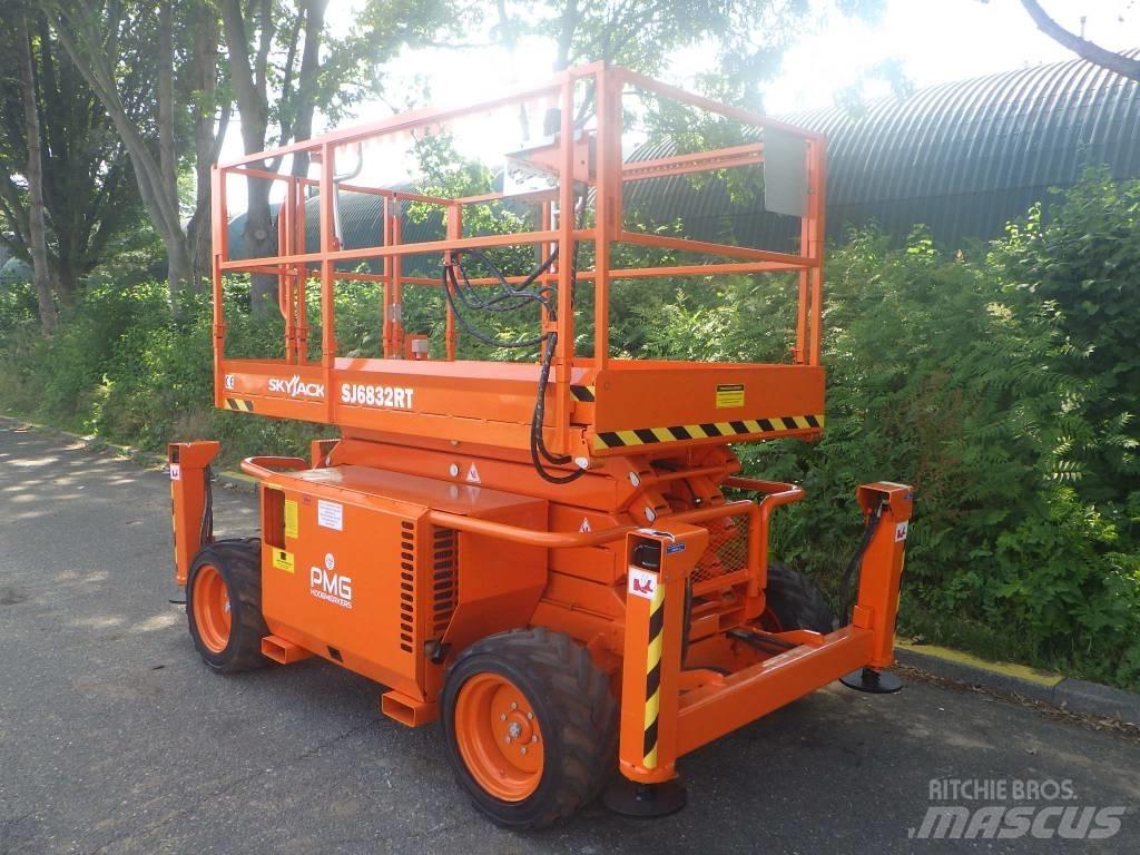SkyJack SJ6832RT Scissor Lifts