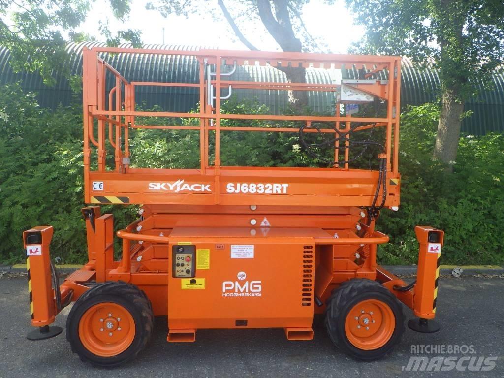 SkyJack SJ6832RT Scissor Lifts