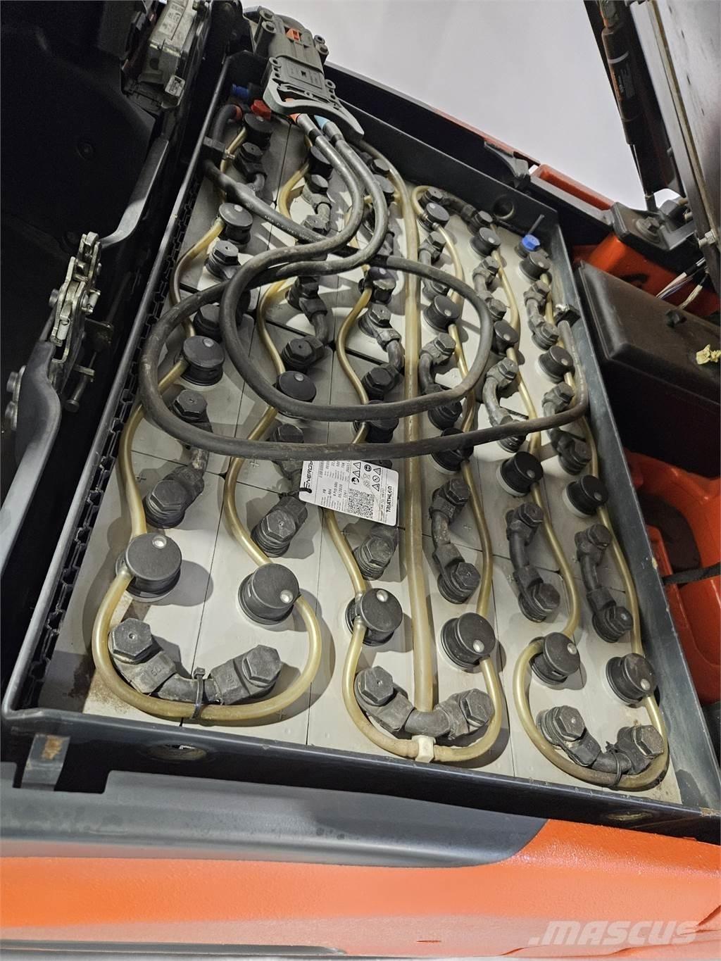 Linde E14 Electric Forklifts