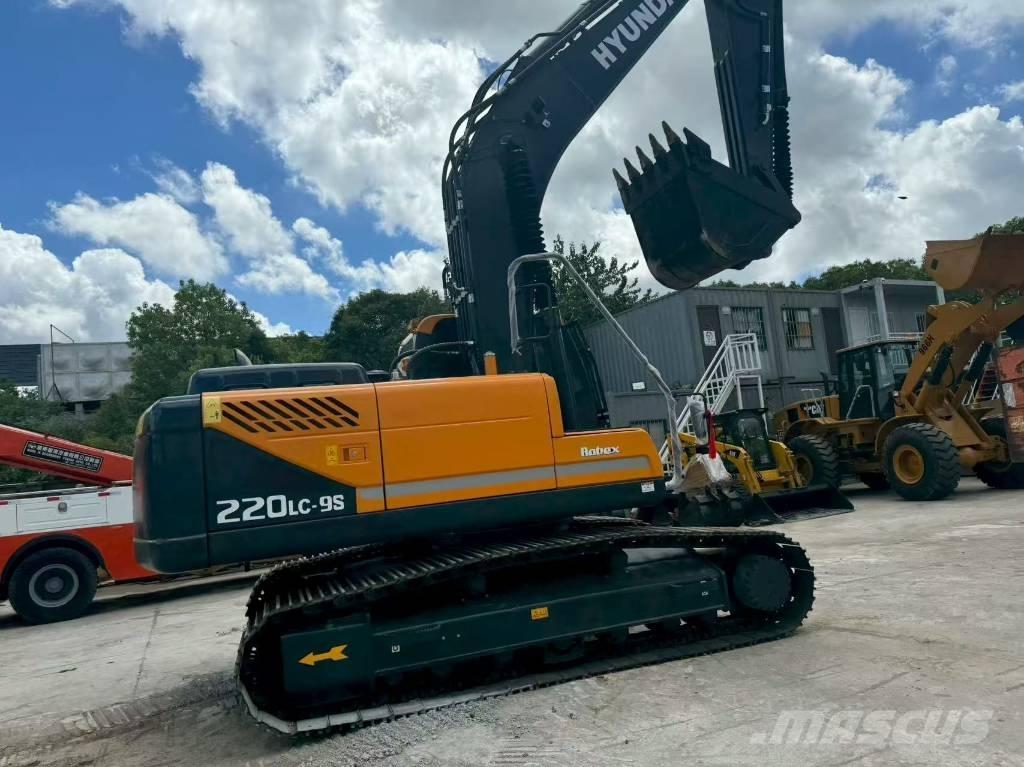 Hyundai 220 Mini excavators  7t - 12t