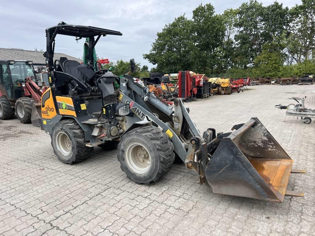 GiANT 2200E Mini Loader
