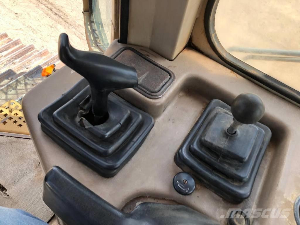 CAT D 5 M XL Crawler dozers