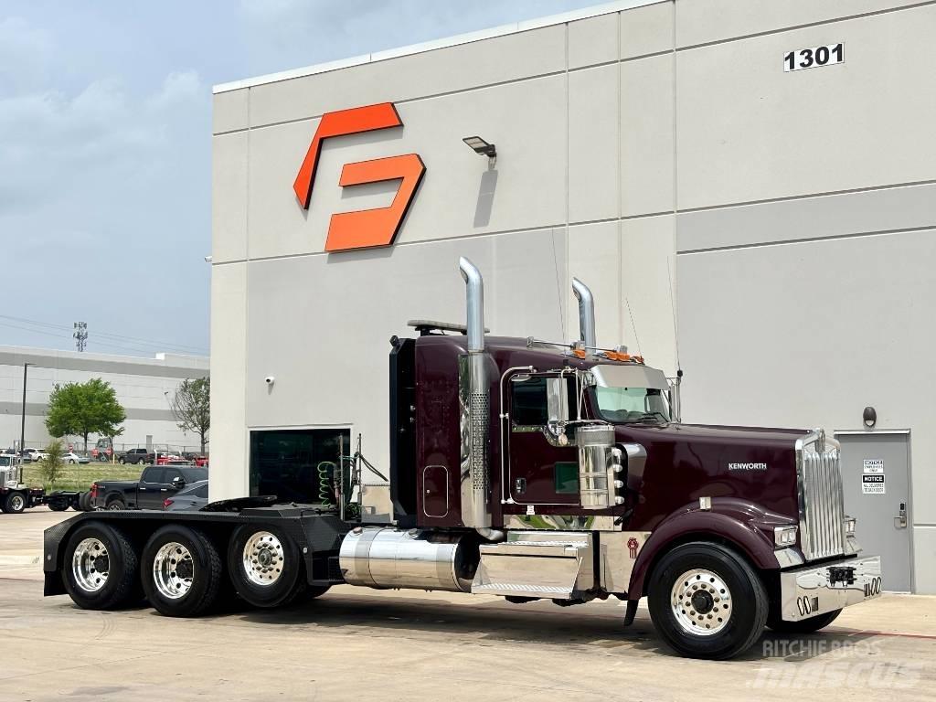 Kenworth W 900 Conventional Trucks / Tractor Trucks