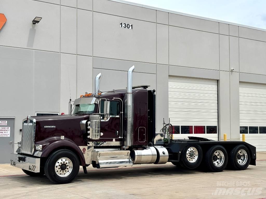 Kenworth W 900 Conventional Trucks / Tractor Trucks