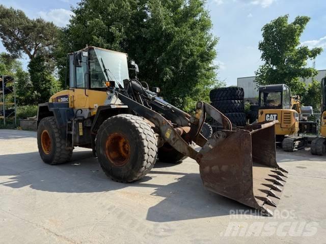 Komatsu WA 200 Wheel Loaders