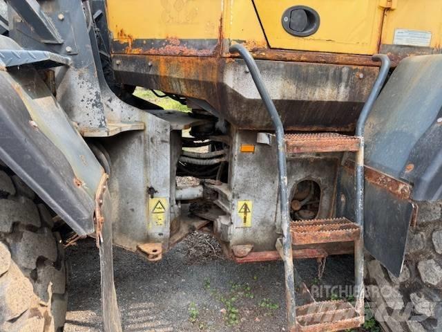Komatsu WA 200 Wheel Loaders