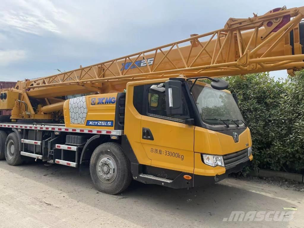 XCMG QY25 Mobile and all terrain cranes