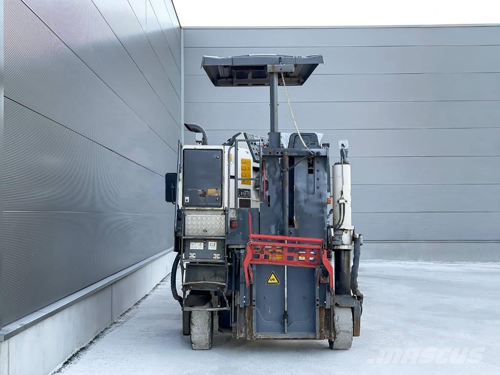 Wirtgen W 100 F Asphalt cold milling machines