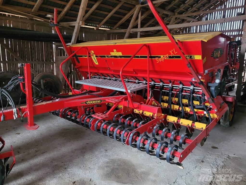 Väderstad Rapid400C Farm Drills