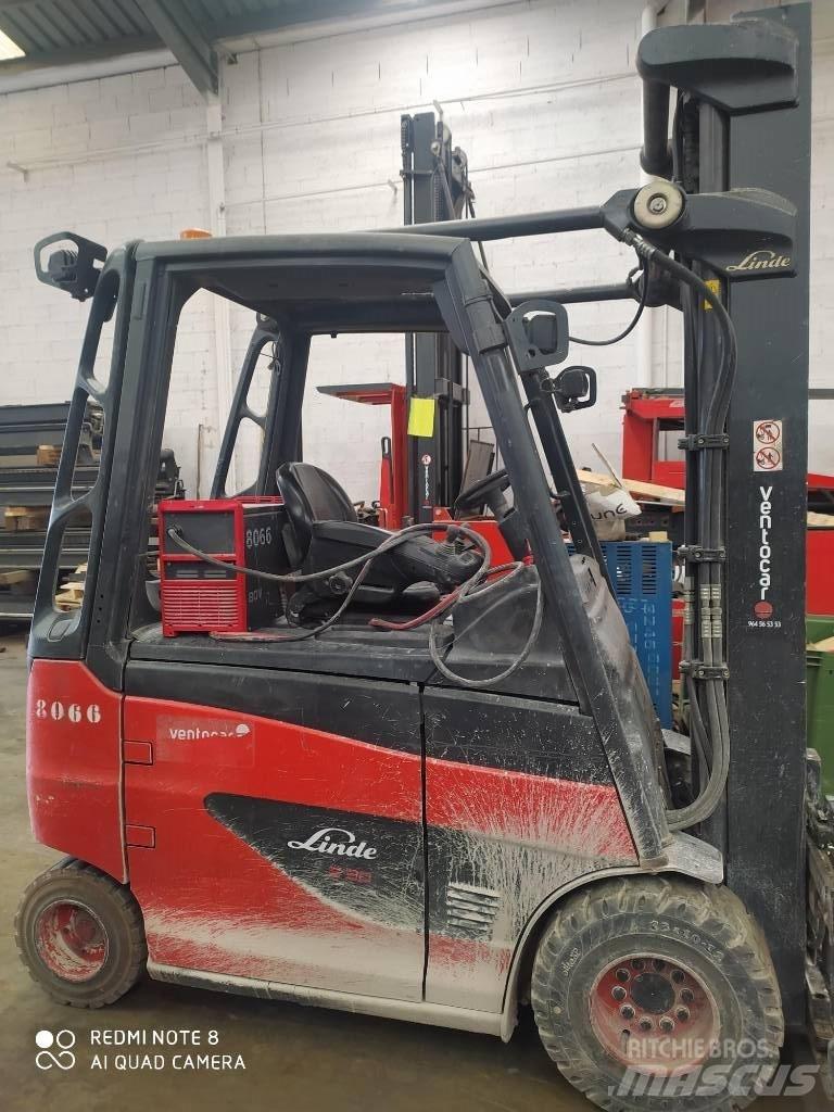 Linde E30/600 Electric Forklifts