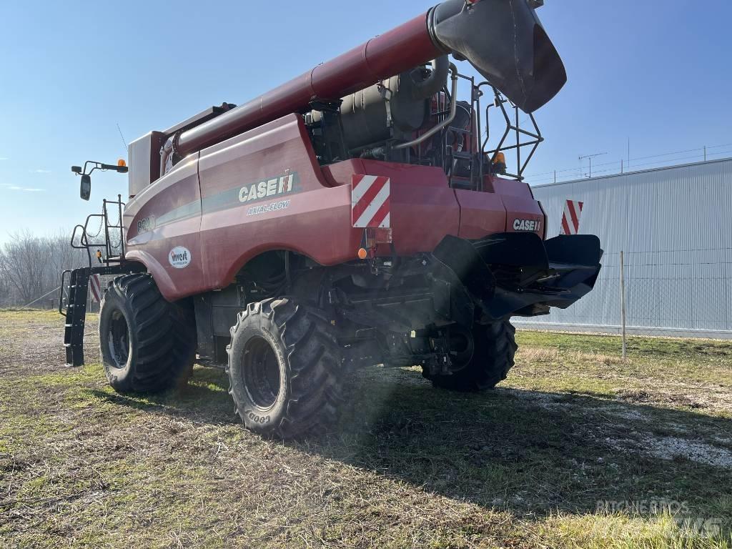 Case IH AF8240 Combine Harvesters