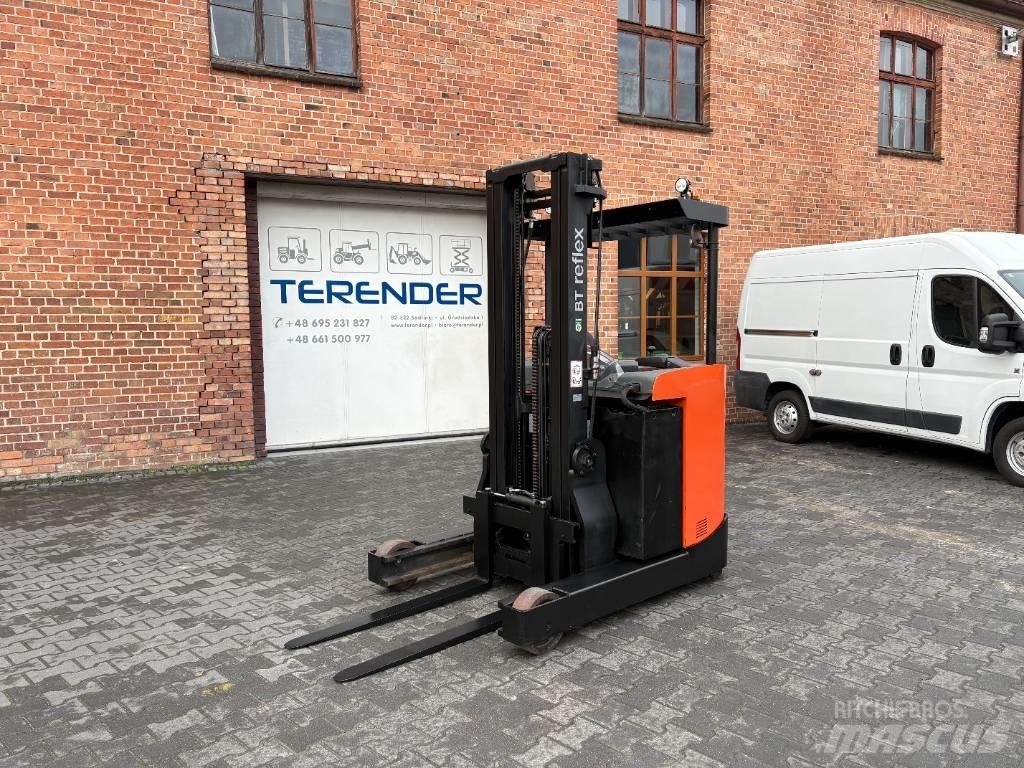 Toyota RRE 160 Reach trucks