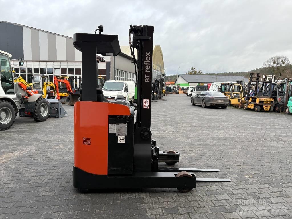 Toyota RRE 160 Reach trucks