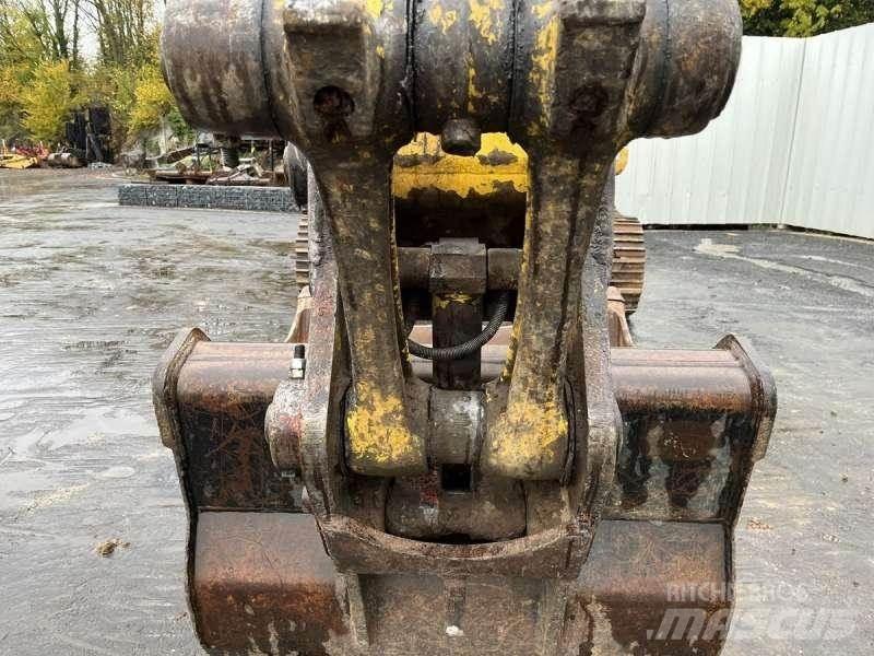 Komatsu PC160LC-7K Crawler Excavators