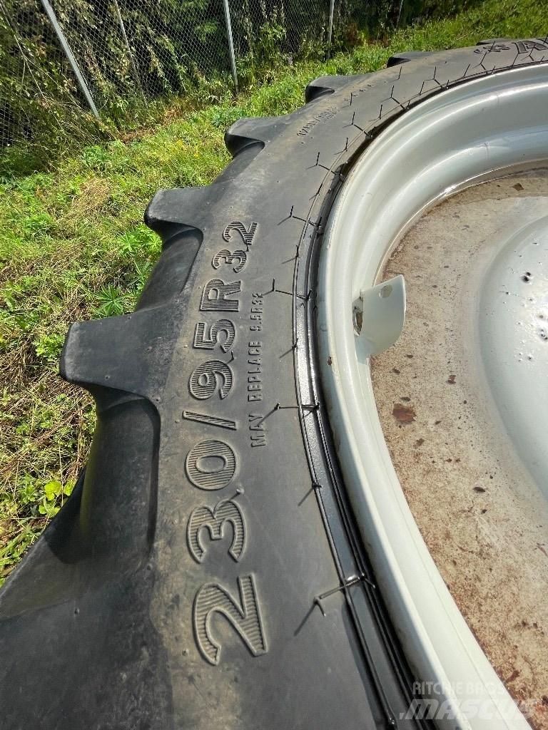 Alliance 270/95R44 Tires, wheels and rims