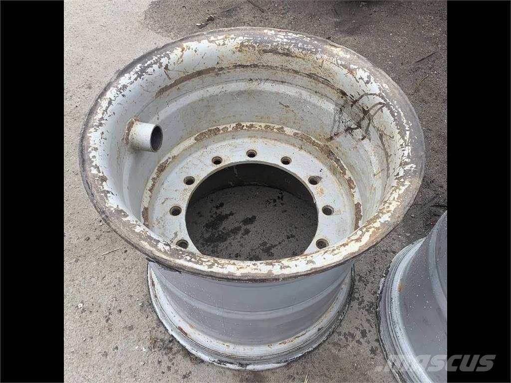 Gremo 1350 24x26,5 Tires, wheels and rims