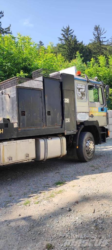 MAN 26.422 Flatbed Trucks