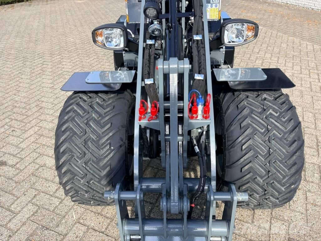 Giant G2500HD Xtra Mini Loader
