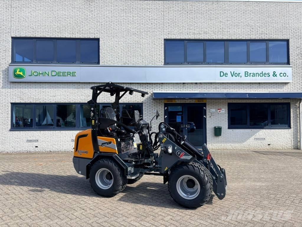 Giant G2500HD Xtra Mini Loader