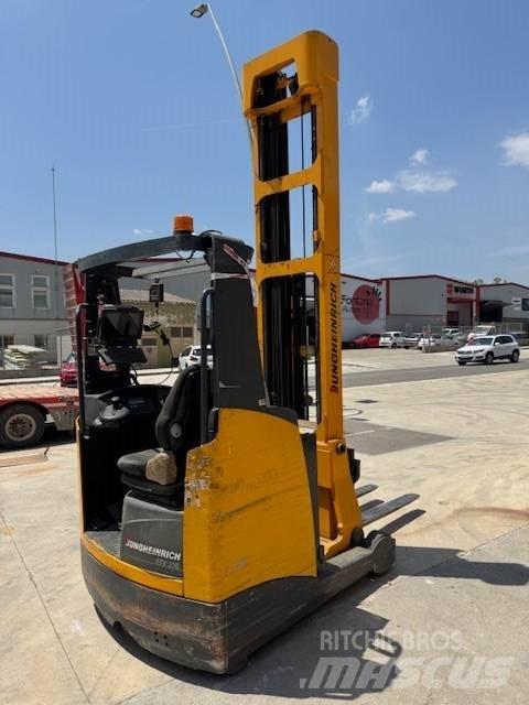 Jungheinrich ETV 216 Reach trucks