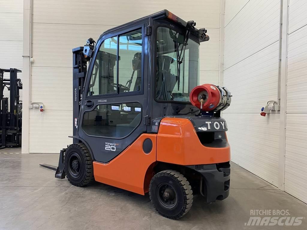 Toyota 06-8FG20F LPG trucks
