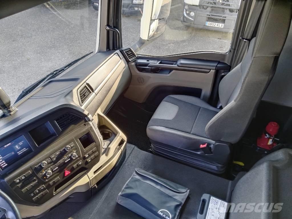 MAN TGS 26.360 Box trucks