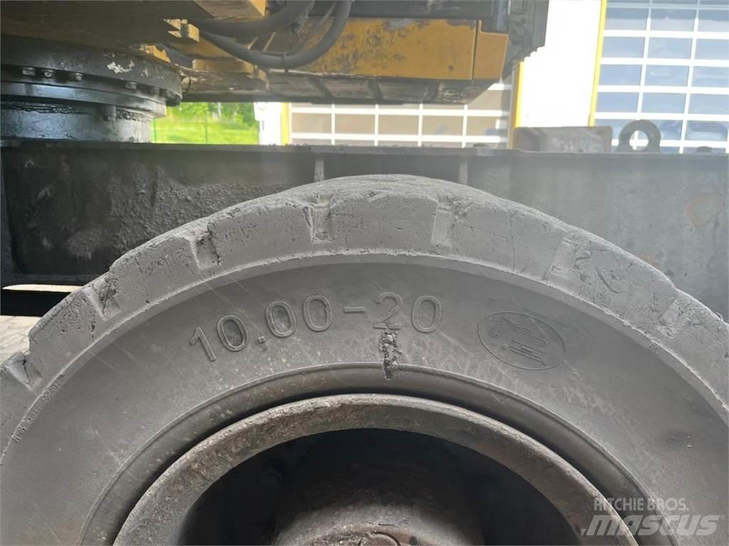 CAT MH3026 Wheeled Excavators