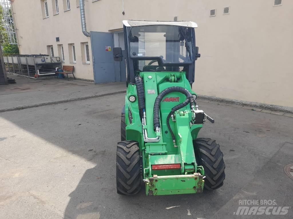 Avant 528 ROPS Others