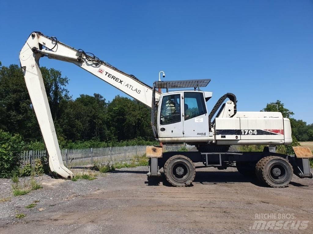 Atlas 1704 M Waste / Industry Handlers