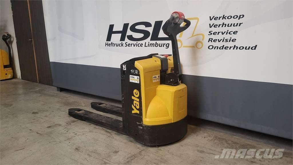 Yale MP16 Pedestrian stacker