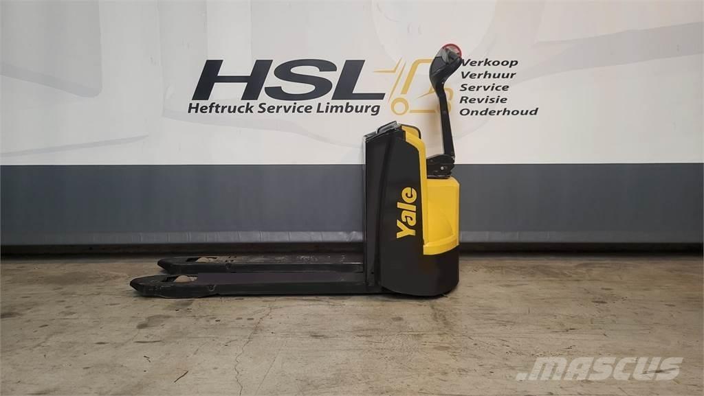 Yale MP16 Pedestrian stacker