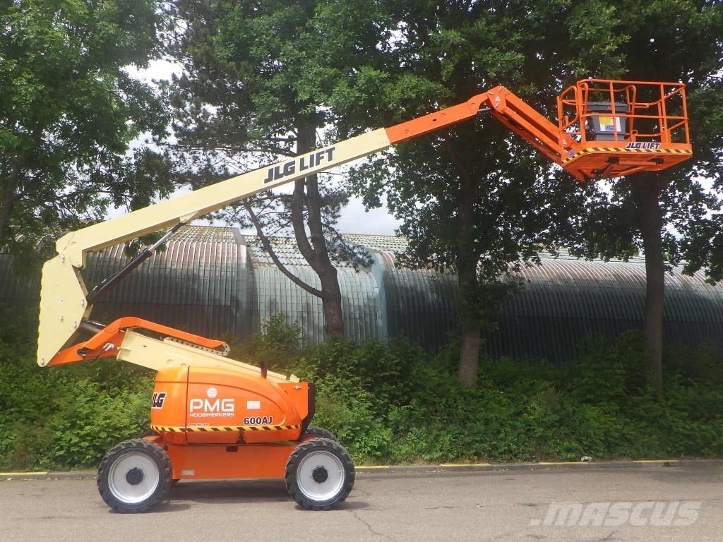 JLG 600AJ Articulated boom lifts