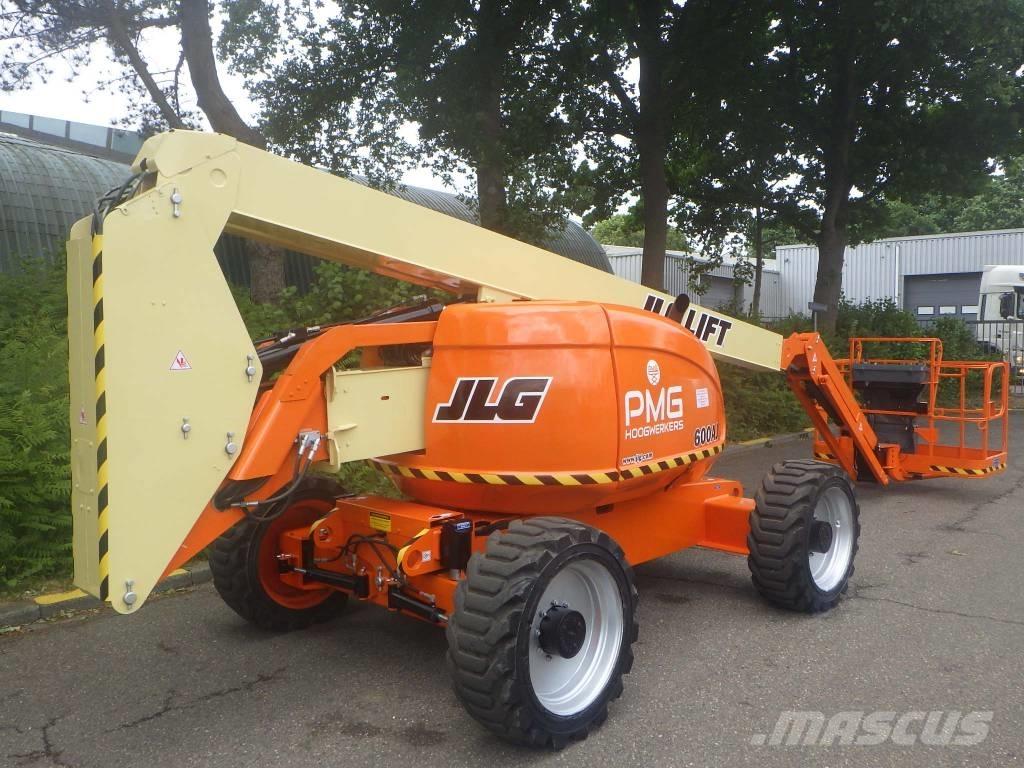 JLG 600AJ Articulated boom lifts