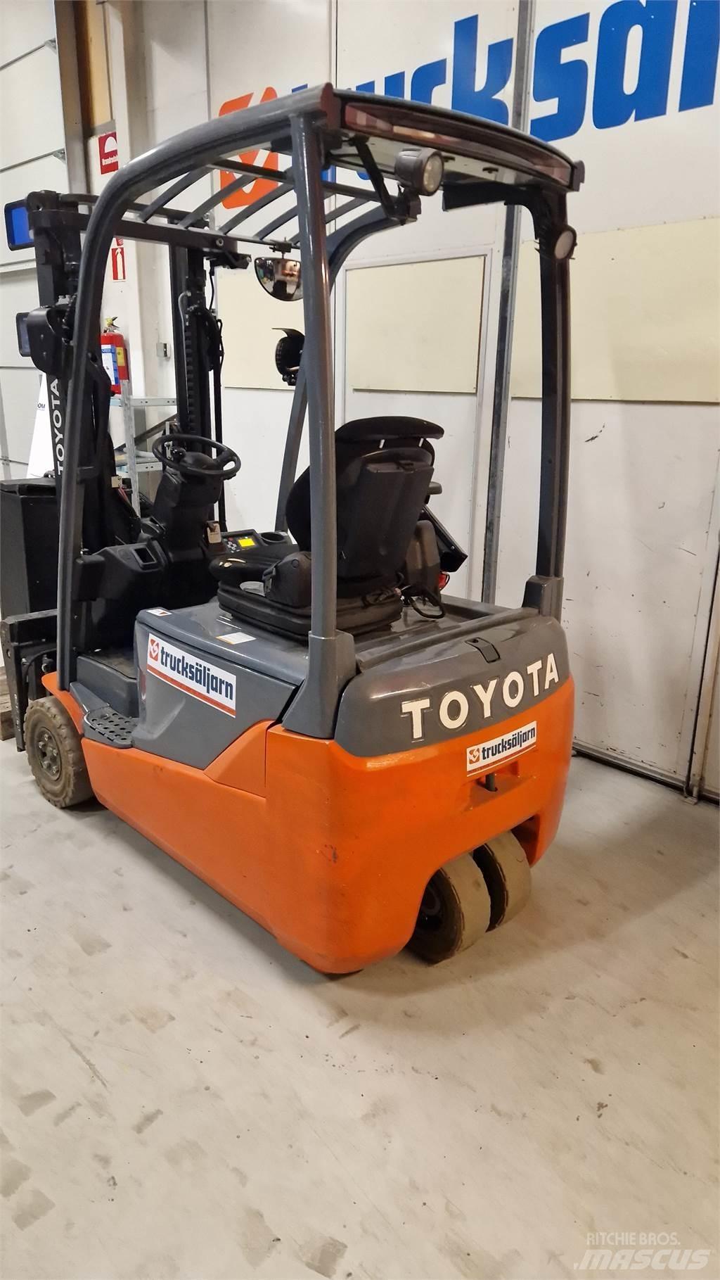 Toyota 8FBE16T Electric Forklifts