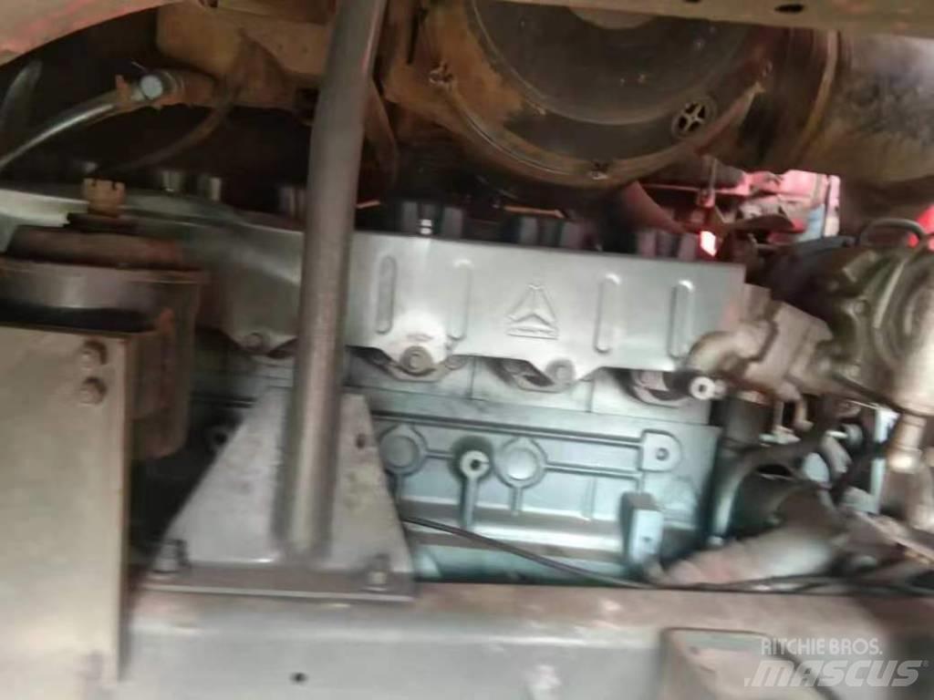 Howo 6X4 Dump Trucks