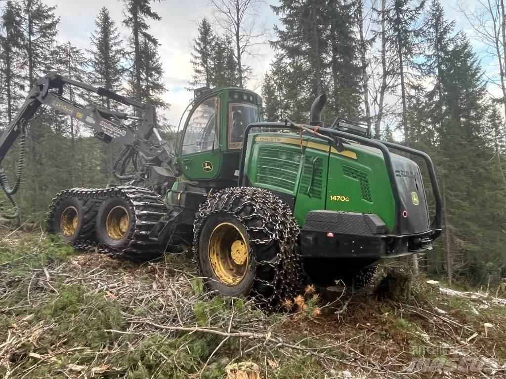 John Deere 1470 Harvesters