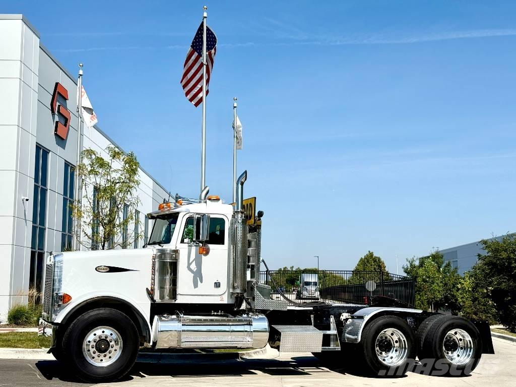 Peterbilt 378 Conventional Trucks / Tractor Trucks