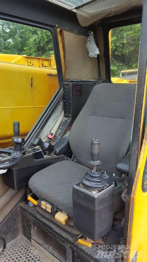 Demag AC 40-1 City Mobile and all terrain cranes