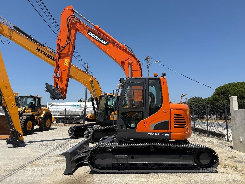  Dossan DX140LCR Crawler Excavators