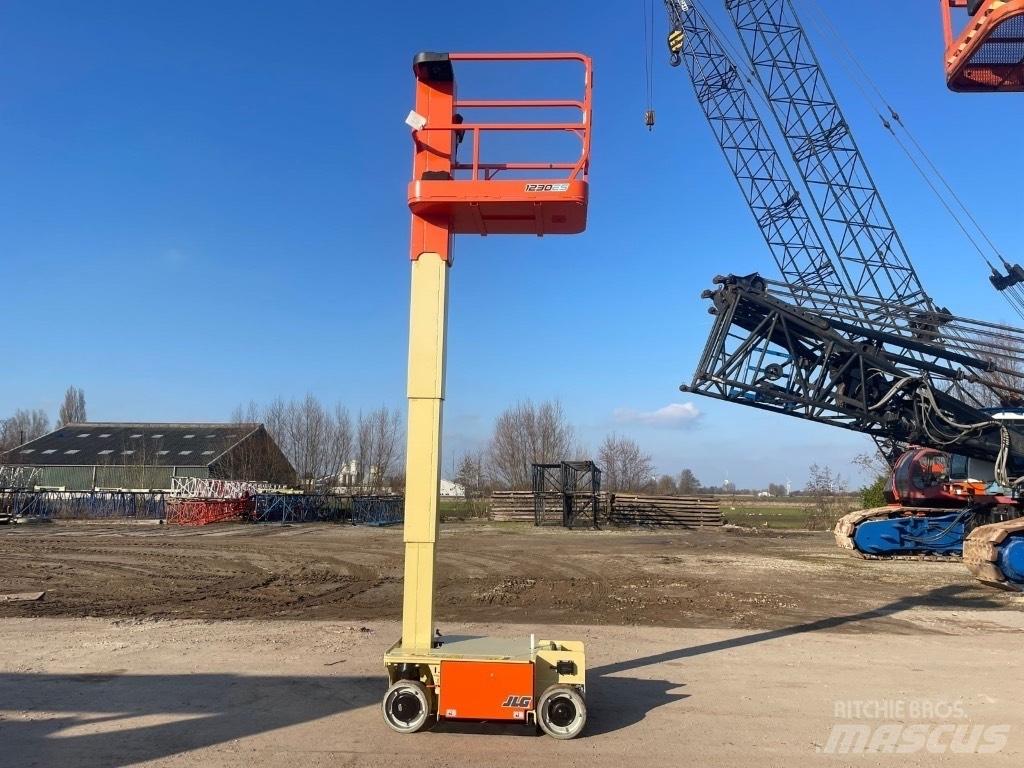 JLG 1230 ES Scissor Lifts